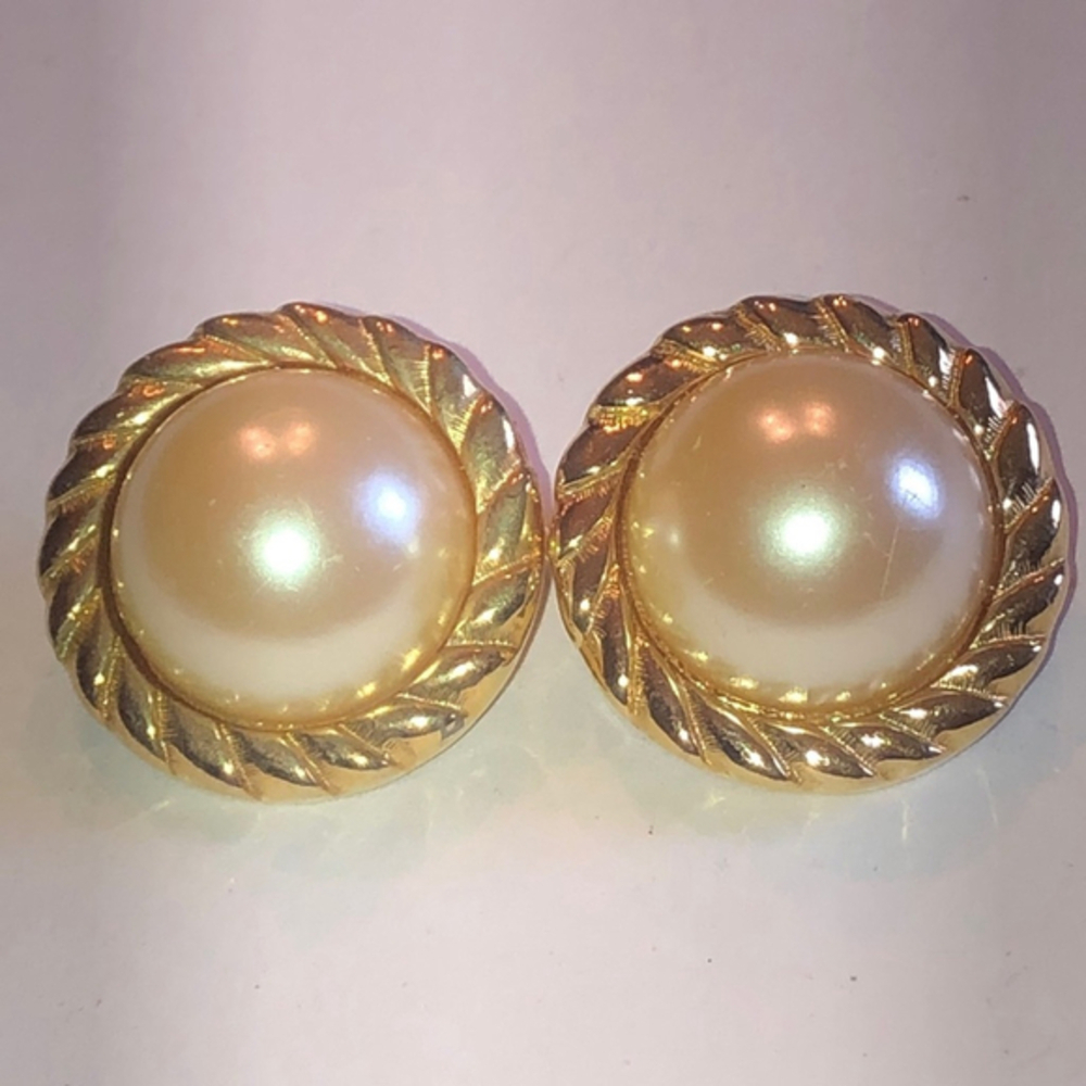 Gold Tone Vintage Faux Pearl Round Dome Retro Chunky Boho Clip On Earrings